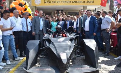 BURDUR’DA LİSE ÖĞRENCİLERİ ELEKTRİKLİ YARIŞ ARABASI YAPTI