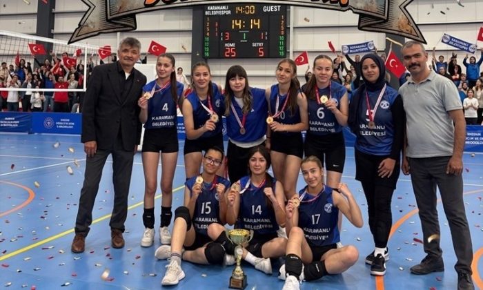 KARAMANLI KIZ VOLEYBOL TAKIMI NAMAĞLUP ŞAMPİYON